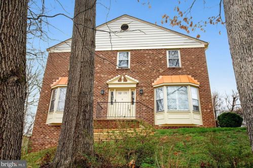 5666 Sutherland Ct, Springfield VA  22015-1850 exterior