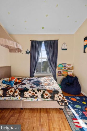 1944 Wicklow Ct, Woodbridge VA  22191-3459 exterior