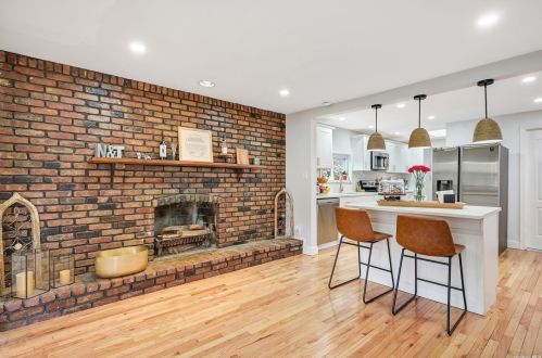 147 Waterside Ave, Northport NY  11768-2154 exterior