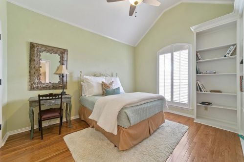 1811 Forest Meadow Ln, Richardson TX  75081-2166 exterior