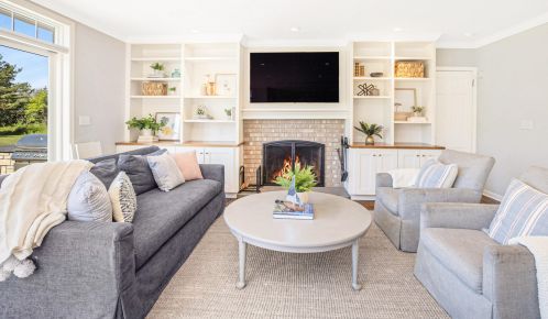 2405 Fairy Chasm Rd, Milwaukee, WI 53217-1536