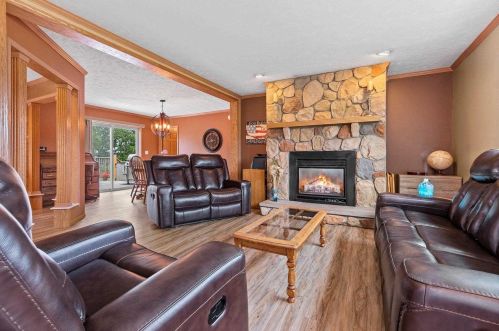 5035 Snapdragon Cir, Little Suamico, WI 54141-8871