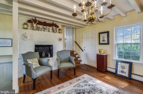 20209 St Louis Rd, Purcellville VA  20132-4905 exterior