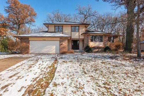 5932 Churchill St, Saint Paul, MN 55126-8427