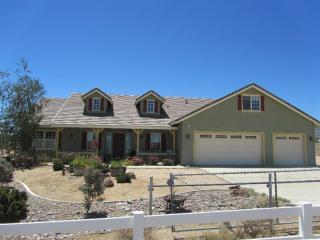7077 Rattlesnake Rd, Phelan, CA