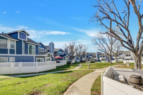 216 Glendora Ave, Covina CA 91724-2954 exterior