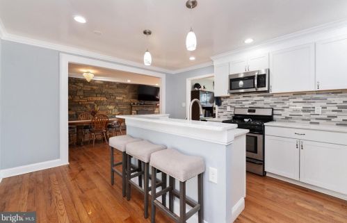 15108 Costa Dr, Woodbridge VA  22193-1647 exterior
