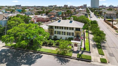 1301 Market St, Galveston, TX 77550-2624