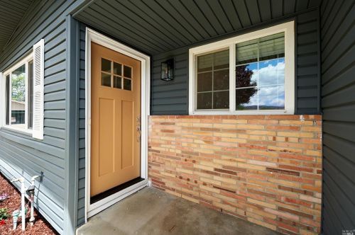 349 Plum St, Vacaville CA  95688-2740 exterior