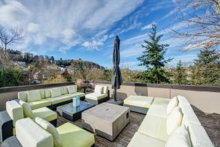 1516 18th Ave, Seattle WA  98122-4154 exterior