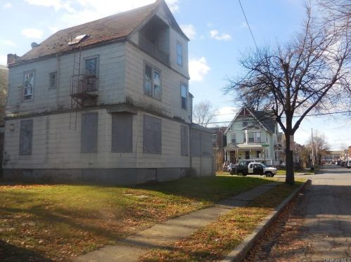 52 Liberty St, Newburgh NY  12550-4911 exterior