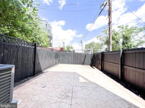 1010 15th St, Washington DC  20003-3213 exterior