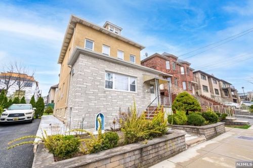 276 Franklin Ave, Cliffside Park NJ  07010-2616 exterior