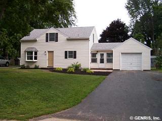 174 Laura Dr, Rochester, NY 14626-2128
