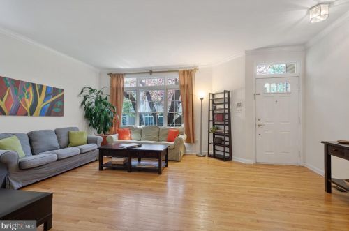 234 Bullock Dr, Princeton NJ  08540-7360 exterior