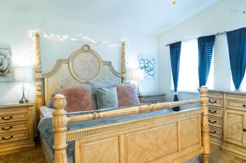 5812 Homewood Way, Riverbank CA  95367-9550 exterior