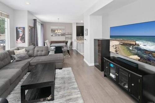 9607 Canyon Ave, San Diego, CA