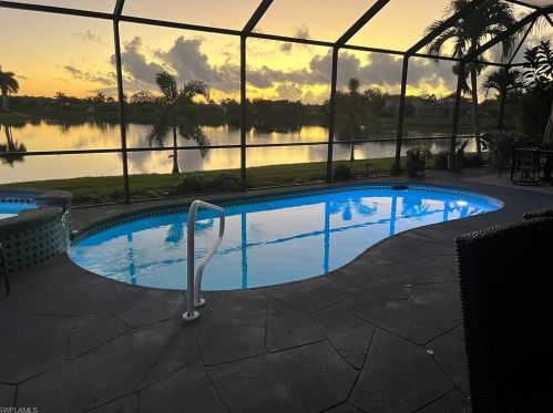 2231 Grove Dr, Naples, FL 34120-7497