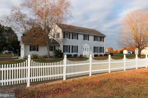 101 Winding Brooke Dr, Seaford, DE 19973-4811