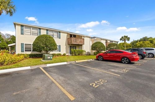 129 Camphor Cir, Oldsmar FL  34677-4560 exterior