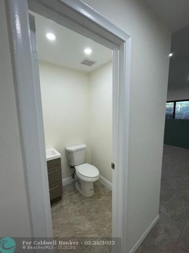 9667 15 Ct, Hollywood FL 33024-4429 exterior