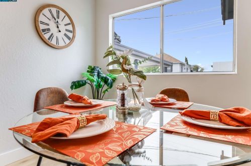 1706 88th Ave, Oakland CA  94621-1006 exterior