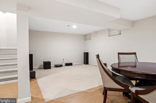 301 Belford Dr, Princeton NJ  08540-9000 exterior