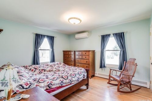 305 Bayberry Rd, Southold NY  11971-4436 exterior