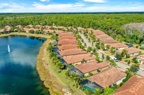 9366 Isla Bella Cir, Bonita Springs FL 34135-7274 exterior