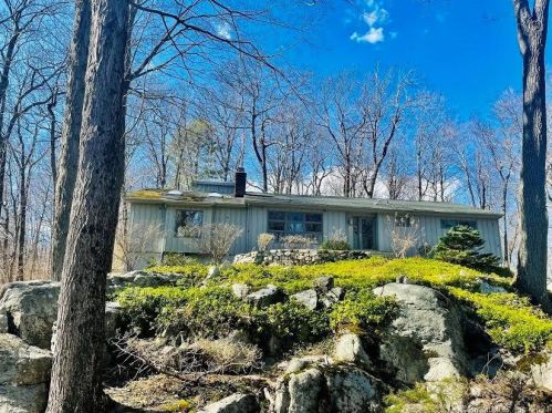 18 Thunder Hill Ln, Ridgefield, CT 06877-3107