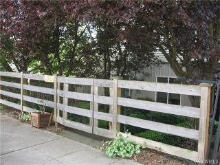 10511 Midvale Ave, Seattle, WA 98133-8909