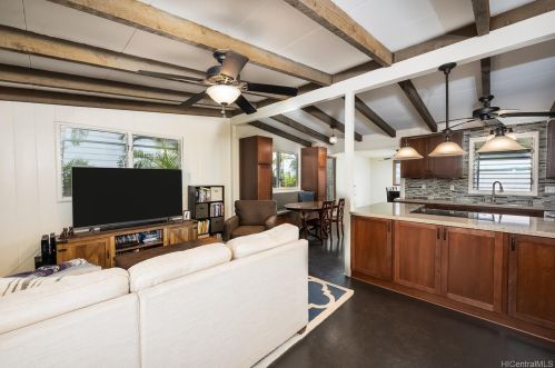 2170 Aamanu St, Pearl City HI  96782-1306 exterior