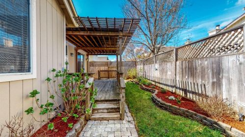1951 Yellow Rose Ln, Santa Rosa CA  95407-4546 exterior