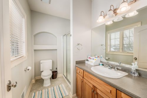 603 Thornbush Cir, Chenequa WI  53029-8648 exterior