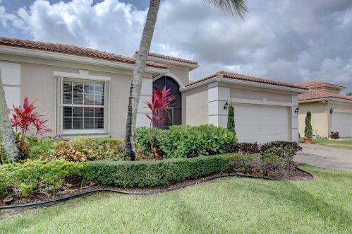 8262 Pine Cay, West Palm Beach, FL 33411-5931