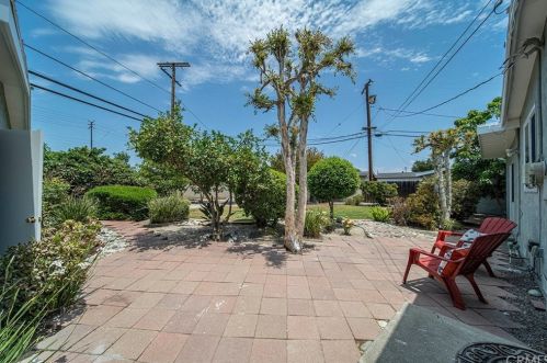 6041 Benmore St, Long Beach CA  90815-1408 exterior