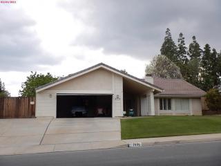 2908 Singing Hills Dr, Bakersfield, CA 93306-3743