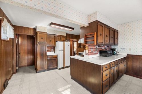 54 Greenfield Rd, Milford CT  06460-6331 exterior