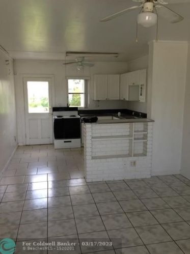 646 Bayberry Dr, West Palm Beach, FL 33403-3228