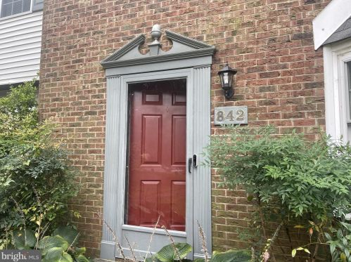 842 Woodcrest Turn, Dover DE  19904-2412 exterior