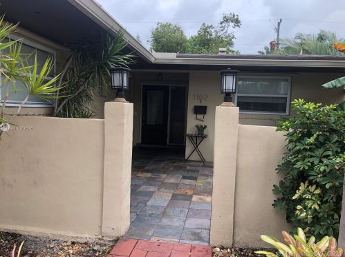 1102 13th Ave, Hollywood, FL 33019-3135
