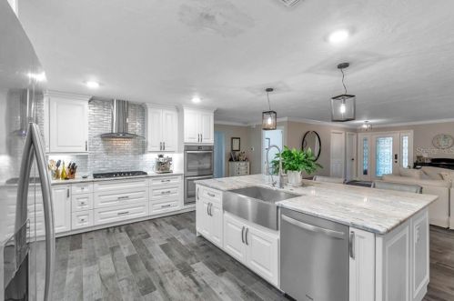 4592 40 St, Saint Petersburg FL  33714-2220 exterior
