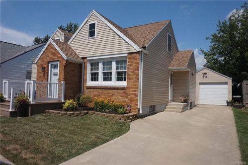 241 Briarhurst Dr, Tonawanda, NY 14150-8837