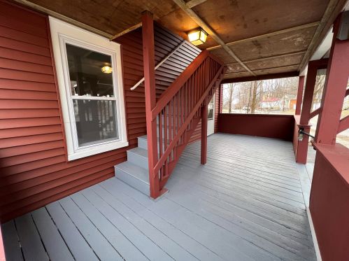 59 Oak St, Dover NH  03820-2828 exterior