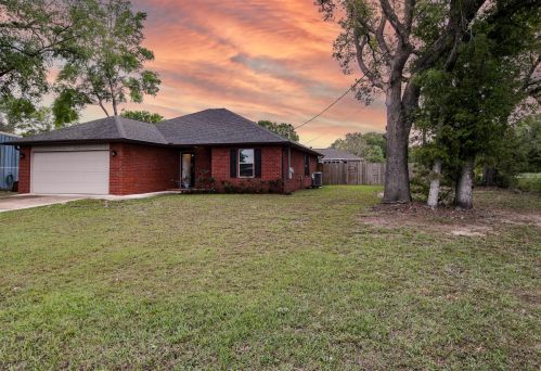4893 Pace Patriot Blvd, Milton, FL 32571-1146