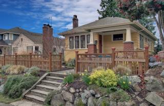 4123 Woodlawn Ave, Seattle, WA 98103-8224