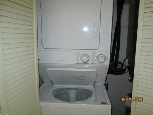 1 Hamlin Ct, Lehigh Acres FL 33936-7211 exterior