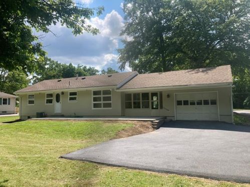 475 Sunset Blvd, Hermitage, PA 16148-3561