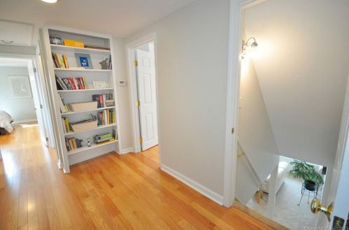 26 Birch St, Waterbury CT  06704-3806 exterior