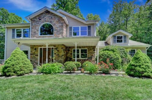 47 Tiedemann Ct, Monroe, NY 10950-4474